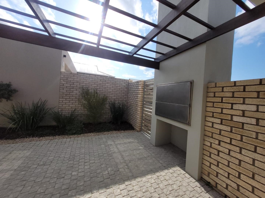 3 Bedroom Property for Sale in Mooikloof Country Estate Western Cape